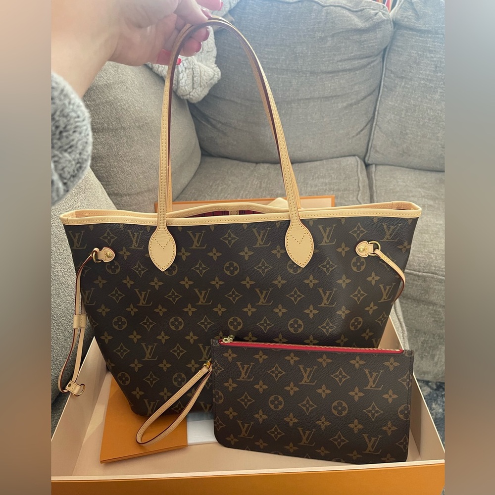 AUTHENTIC BRAND NEW Louis Vuitton Neverful MM and pouch